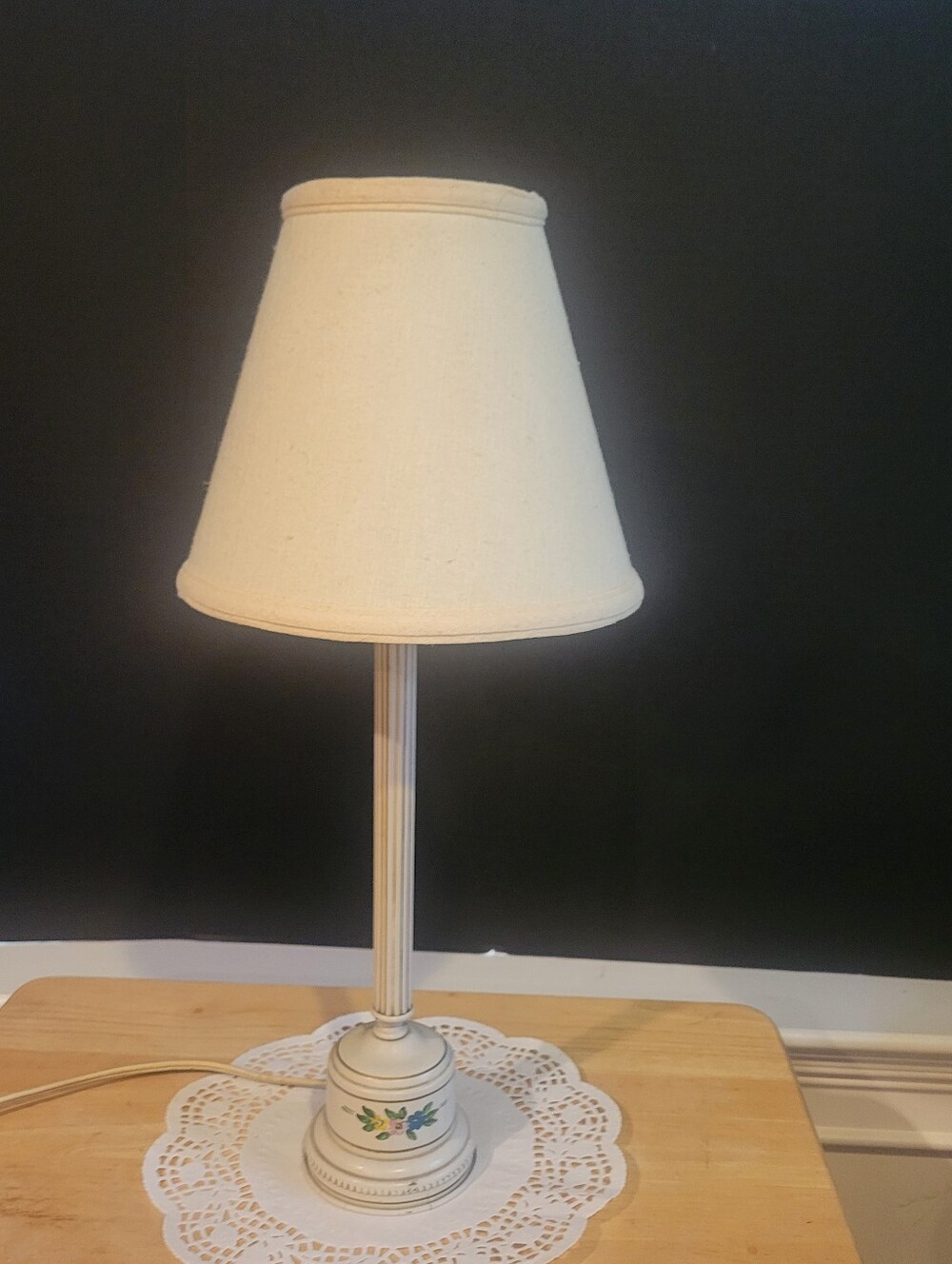 Vintage Slender Base Linen Shade Hand-Painted Flower Motif Cream Lamp
